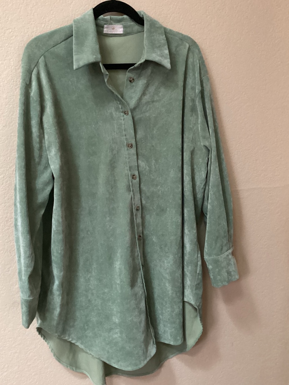 Casual Button-Down Shirt in Sage Green - Picture 3 of 4